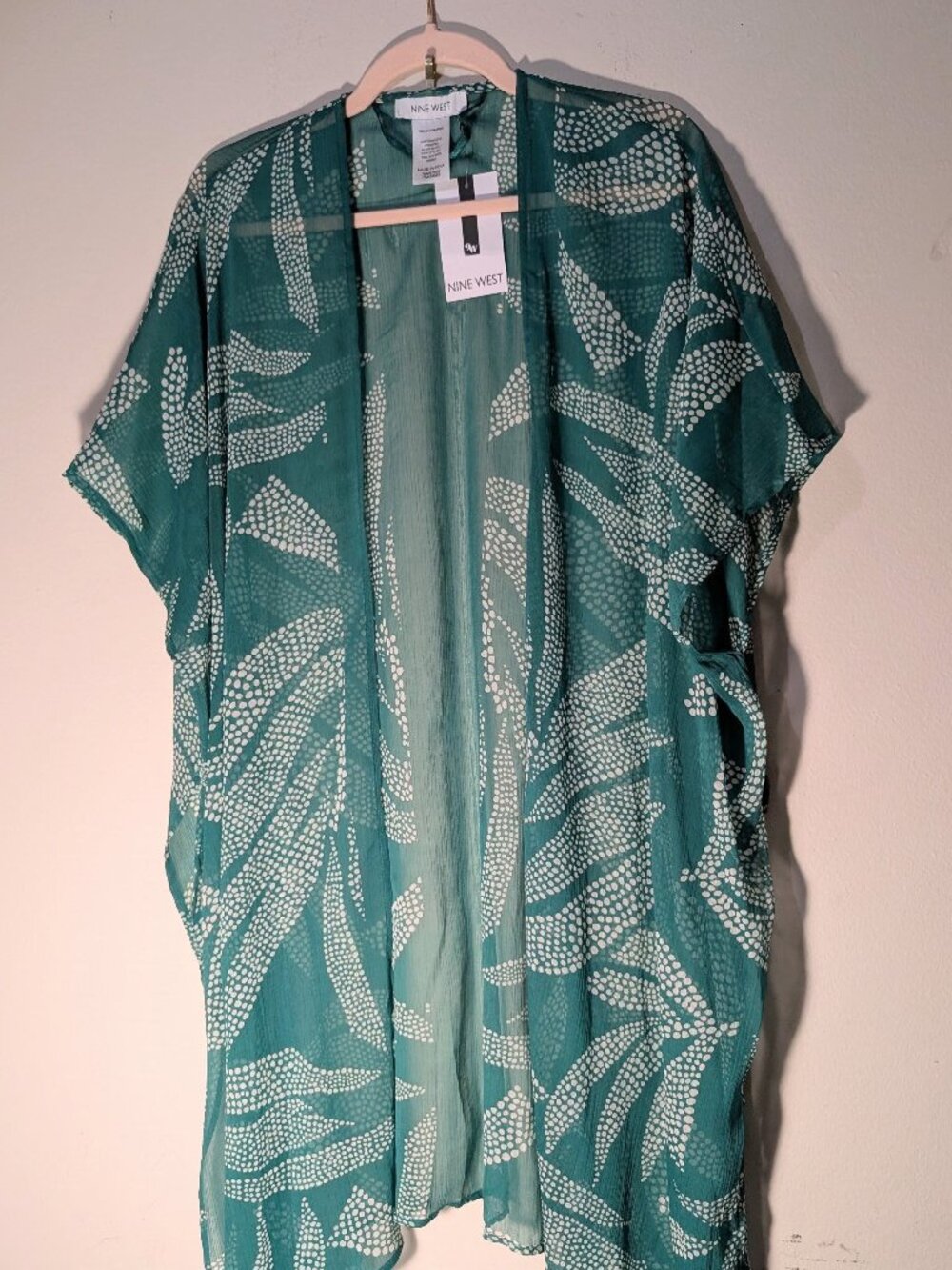 NWT Nine West Green and White Leaf Tropical Print Kimono Cover-Up